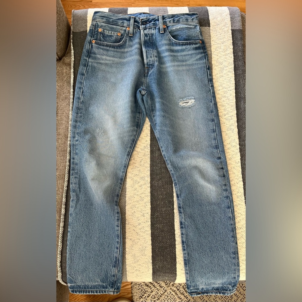 501 Levi Skinny Jean Size 28